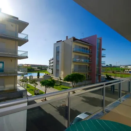 Parasol Apartment *